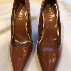Woman’s Ralph Lauren Pump size 8